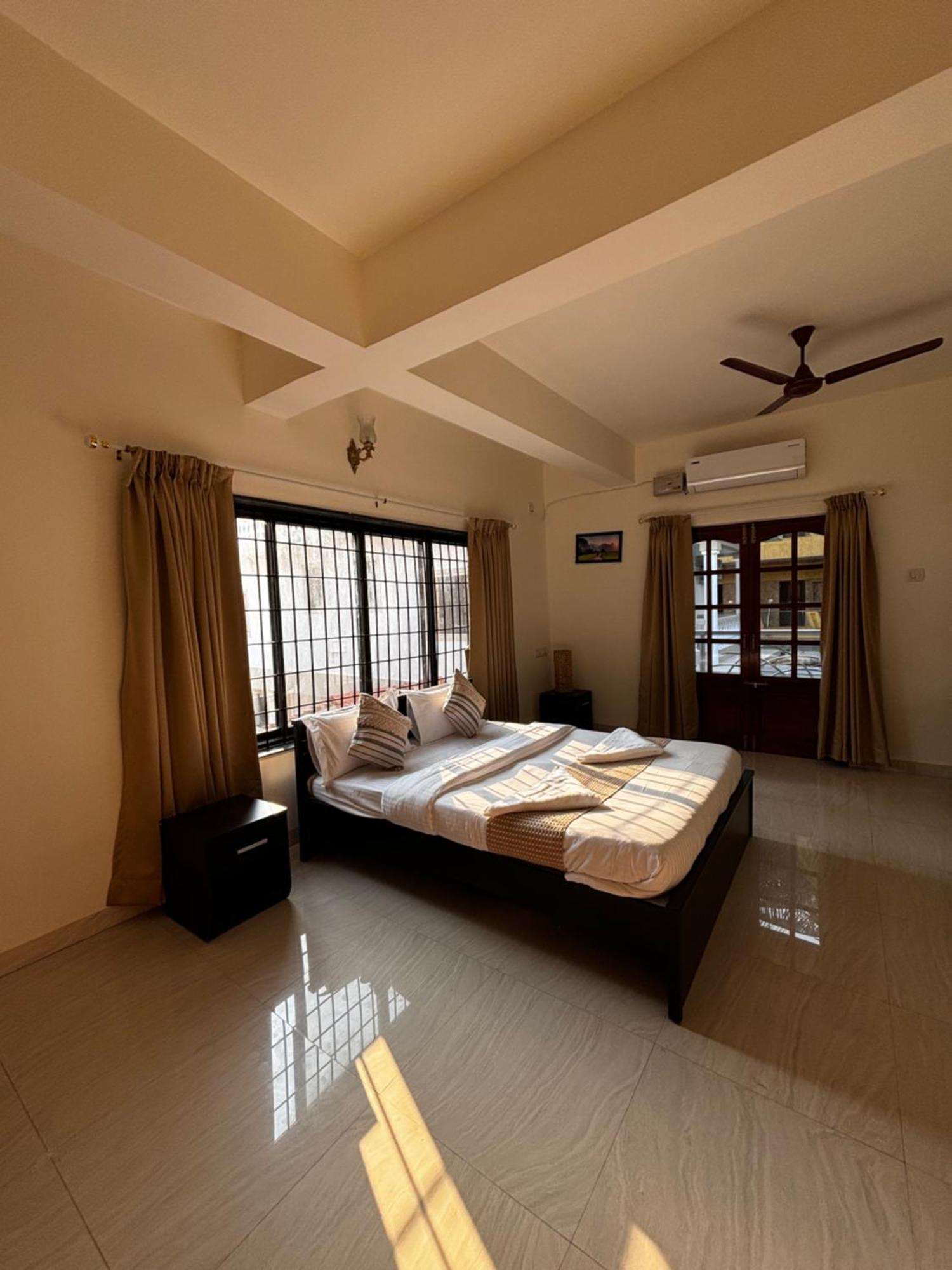 Papa John Villa A Calangute Esterno foto