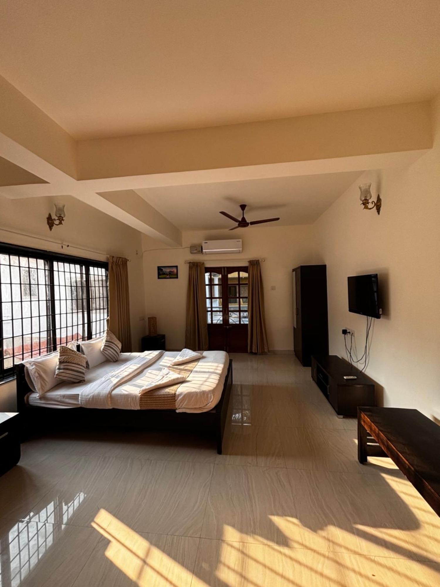 Papa John Villa A Calangute Esterno foto